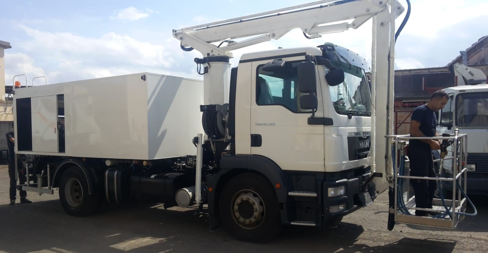 AIRCRAFT WASSER TRUCK